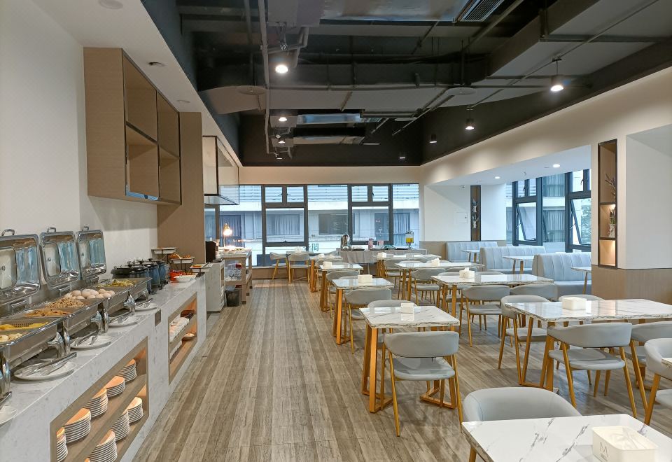 5. 충칭 이탕 호텔..