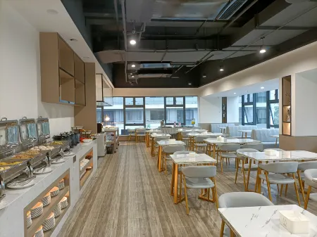 Chongqing Yitang Hotel Отели рядом с достопримечательностью «Чунцинская долина радости»