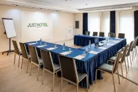 Just Hotel Lomazzo Hotel a Cermenate