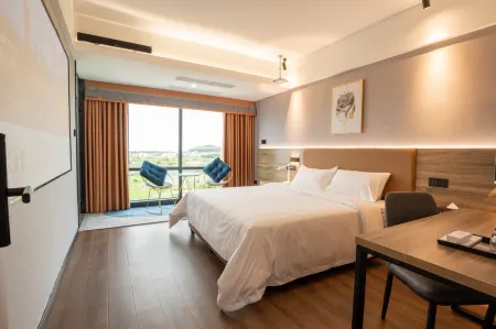 Haiyuntian Seaview Apartment (Donghaidao Shop) Отели рядом с достопримечательностью «Longhaitian Island»