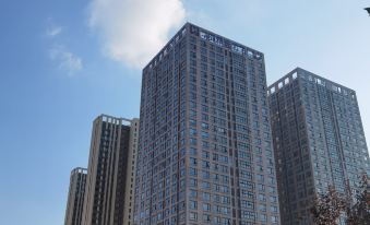 Huayi Selected Hotel(Chuzhou Ganghui Wuyue Plaza Store)