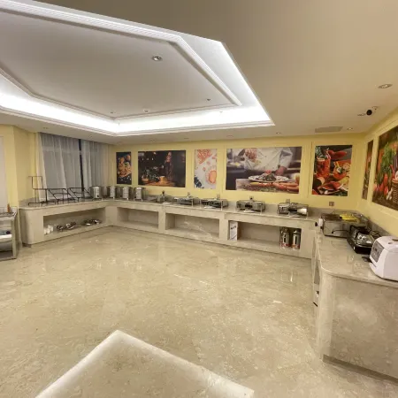 Vienna Hotel (Kaifeng Lankao Jiao Yulu Memorial Park)