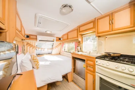 The Campster Kanchanaburi Отели в г. Dan Makham Tia