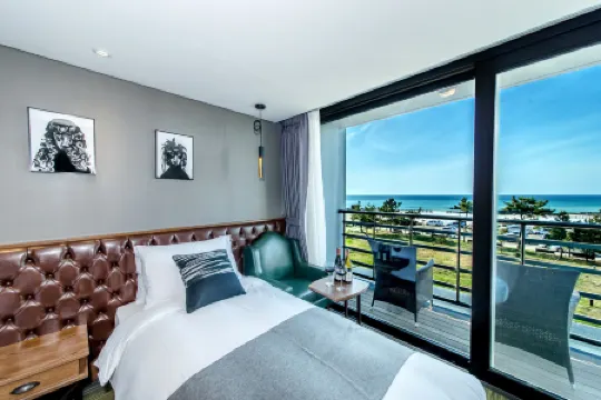 Jeju Marevo Beach Hotel Отели в г. Чеджу