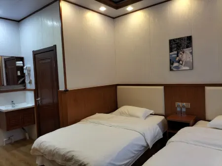 Beidahu Xueyuan Zhangjia Courtyard Отели рядом с достопримечательностью «Phenix»