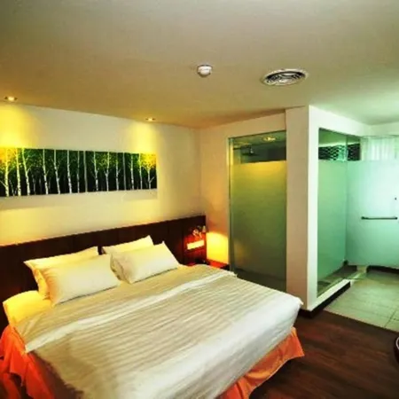 French Hotel