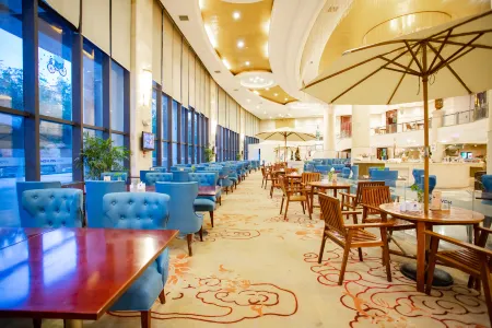 Anyang Huaqiang Nuohuating Hotel (Cultural and Sports Center Stadium) Отели рядом с достопримечательностью «Horse and Chariot Pits of Yin Ruins»