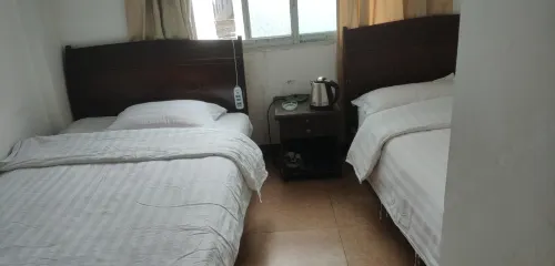 Yulin Wanxianggong Hotel (Industrial Products Wholesale Market)