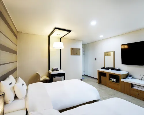 White Tourist Hotel Hotels in Jeonju