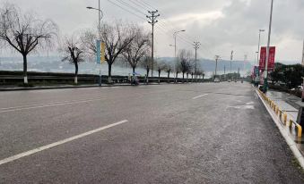 Rongqi Hotel (Chongqing Baisha Film and Television Base)