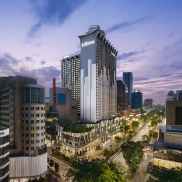 Hilton Singapore Orchard Отели рядом с достопримечательностью «Торговый центр ION Orchard»