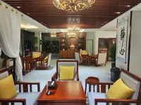 Luhuo Chamo Ridge Theme Hotel
