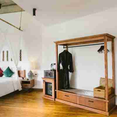 aNhill Boutique Rooms