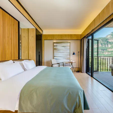 Trip.com Group Country Retreats (Henan Anyang Linzhou Shibanyan)