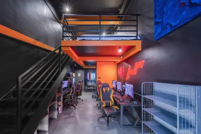 Bobi Xiong E-sports Hotel (Changde Happy City Shop)