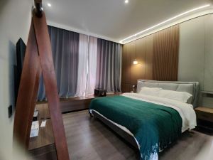 Shiping Qingfeng Lake Boutique B&B