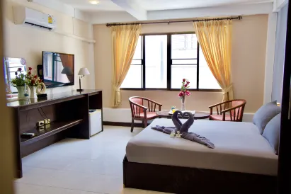 Golden Guesthouse by the Beach Cha Am