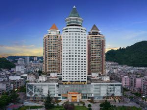 Vienna International Hotel (Xingyi Pingdong Square)