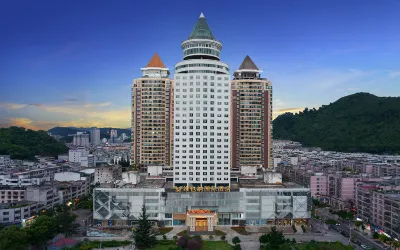 Vienna International Hotel (Xingyi Wanfenglin Airport Pingdong Square) Hotels near Pingdong Square