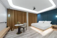 Jinshun Tianhua Hotel (Lushui No.1 Middle School in Nujiang) - balcony