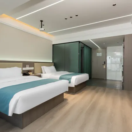 Burton Hotel (Xinyang High-speed Railway East Station)