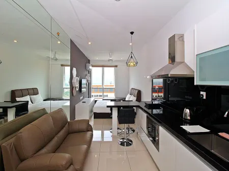 Mansion One Suites by Merlene