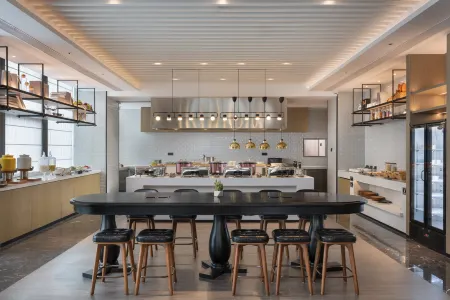 Wanda yue  Hotel Nanchang International Expo City Отели рядом с достопримечательностью «Nanchang International Sports Center - Stadium»