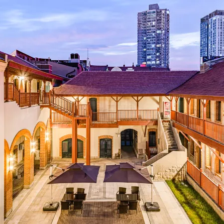 Furunli Shiyu Hotel, Zhanqiao Zhongshan Road, Отели рядом с достопримечательностью «Вокзал Циндао»