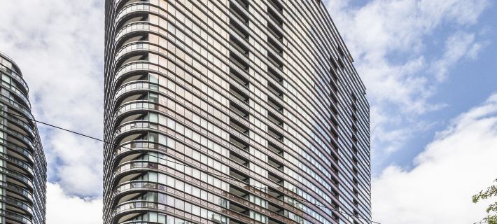 Kula Docklands 독랜스 호텔