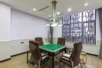 Xianting Xiaozhu Hotel (Leshan High speed Railway Station Shihao Square Branch)