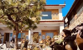 Yulong Baisha Yuhu Renjia Chinese Inn