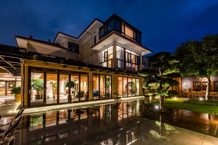 Floral Lux Hotel·Heyuan Hotel Отели рядом с достопримечательностью «Tianxin Yongle Temple»