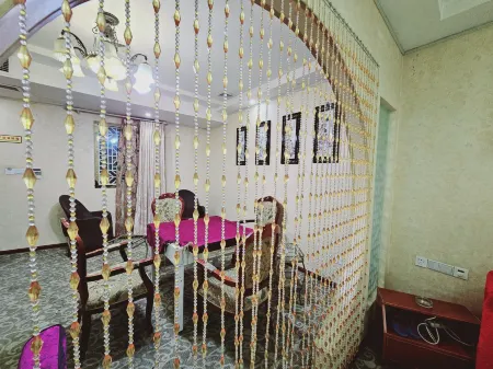 Jinlaifu Hotel (Bazhong Wanda Plaza) Отели рядом с достопримечательностью «Nankan Scenic Area»