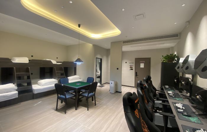 Qimingxing E-Sports Hotel (Xiping Leizu Cultural Park)