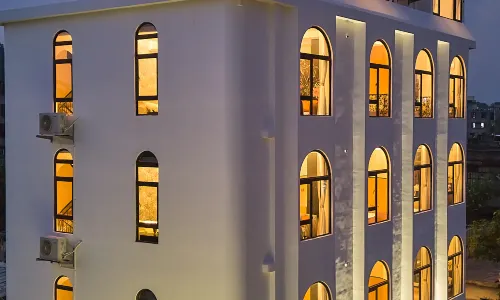 Floral Hotel·Artist homestay (Xima Road Store, memorial archway Street, Chaozhou Ancient City)