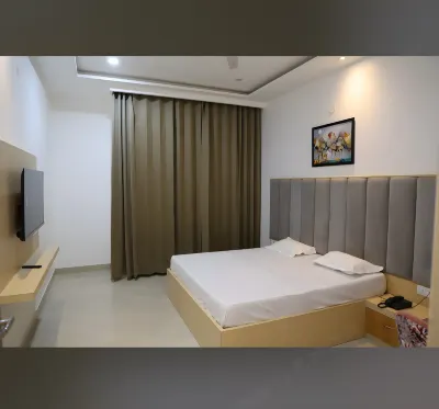 RADHA MADHAV HOTEL & BANQUETS Hotels in Palwalin piirikunta