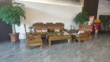 Qumarleb County King Gesar Grand Hotel Отели в г. Цюймалай