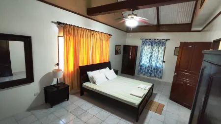 Bluewaves Resort Moalboal by Hiverooms