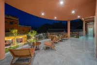 雲汀花舍·花園輕奢飯店（普者黑村口公交站店）