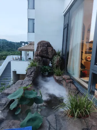 Wuyuan Ink-wash River Residence · Yilv Sunshine Fishing Homestay (Baoyu Tower Branch)