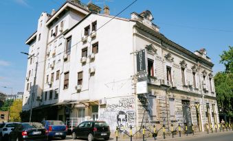 Eleven Hostel republic square