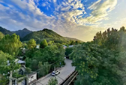 Dayue Art Homestay (Xi'an Guanzhong Folk Art Museum) Отели рядом с достопримечательностью «Xi'an Fanyi University (East Area)»