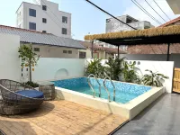 Yike Haidan · Luxury Pool Courtyard View Villa Boutique Stay (Beihai Silver Beach) - parking