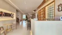Peach Blossom Spring hotel