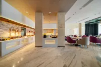 Lavande Hotel (Ganzi Batang Branch, National Highway 318) Hotels in Batang