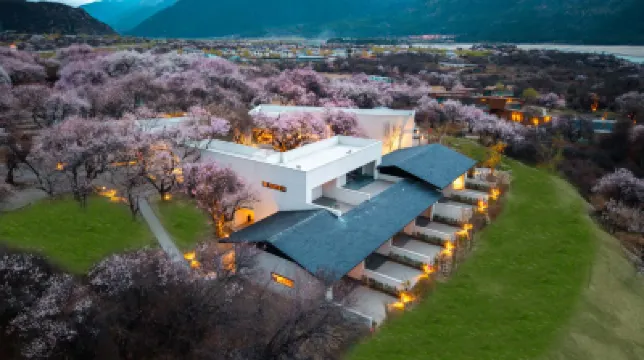 Sanzee Luxury wilderness courtyard Hotels in 