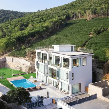 Qingyunjian homestay in Moganshan · Designer-Inspired Mountain Luxury Stay with Garden