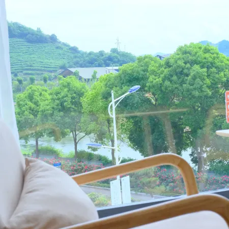 Xinchang Banmutian Homestay (19th Peak)