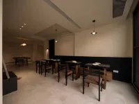 Sinyu Moore · Streamside Family Pool Resort - 4-Sterne