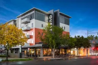 Quest Albury Hotels near Sunglass Hut Myer Albury